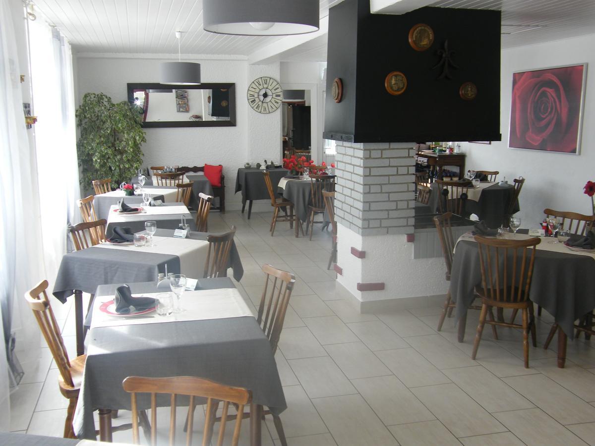Hotel Le Week-End Plouider Екстериор снимка