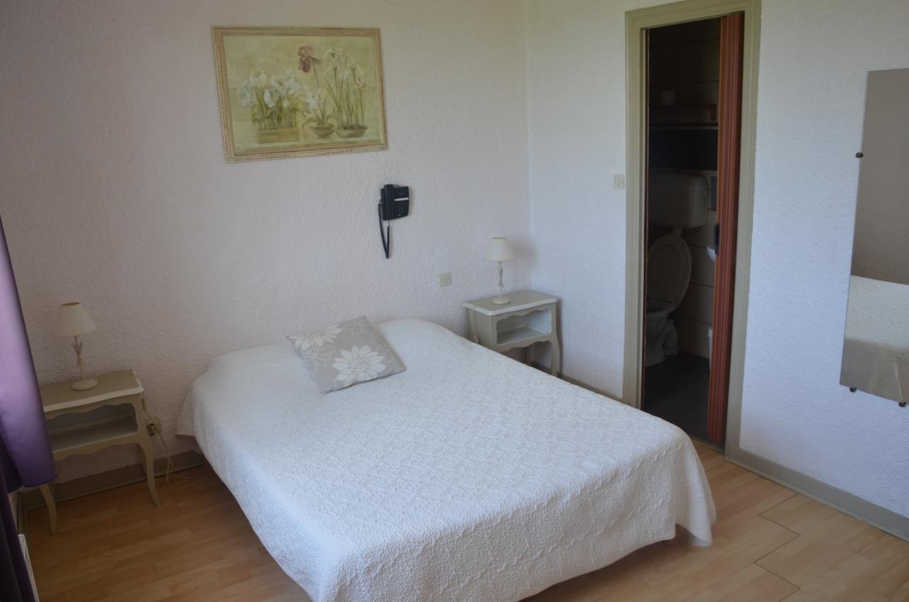 Hotel Le Week-End Plouider Екстериор снимка