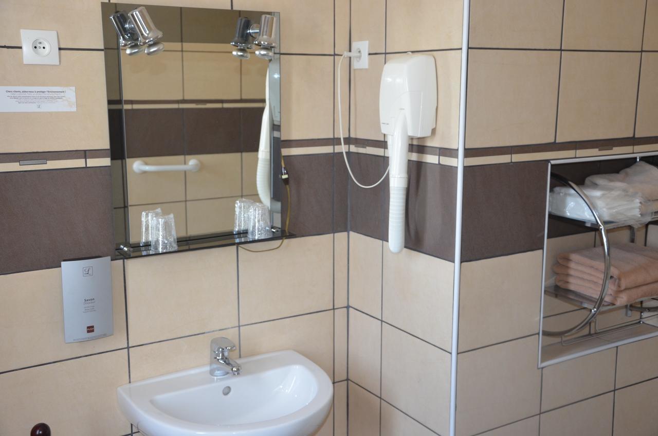 Hotel Le Week-End Plouider Екстериор снимка