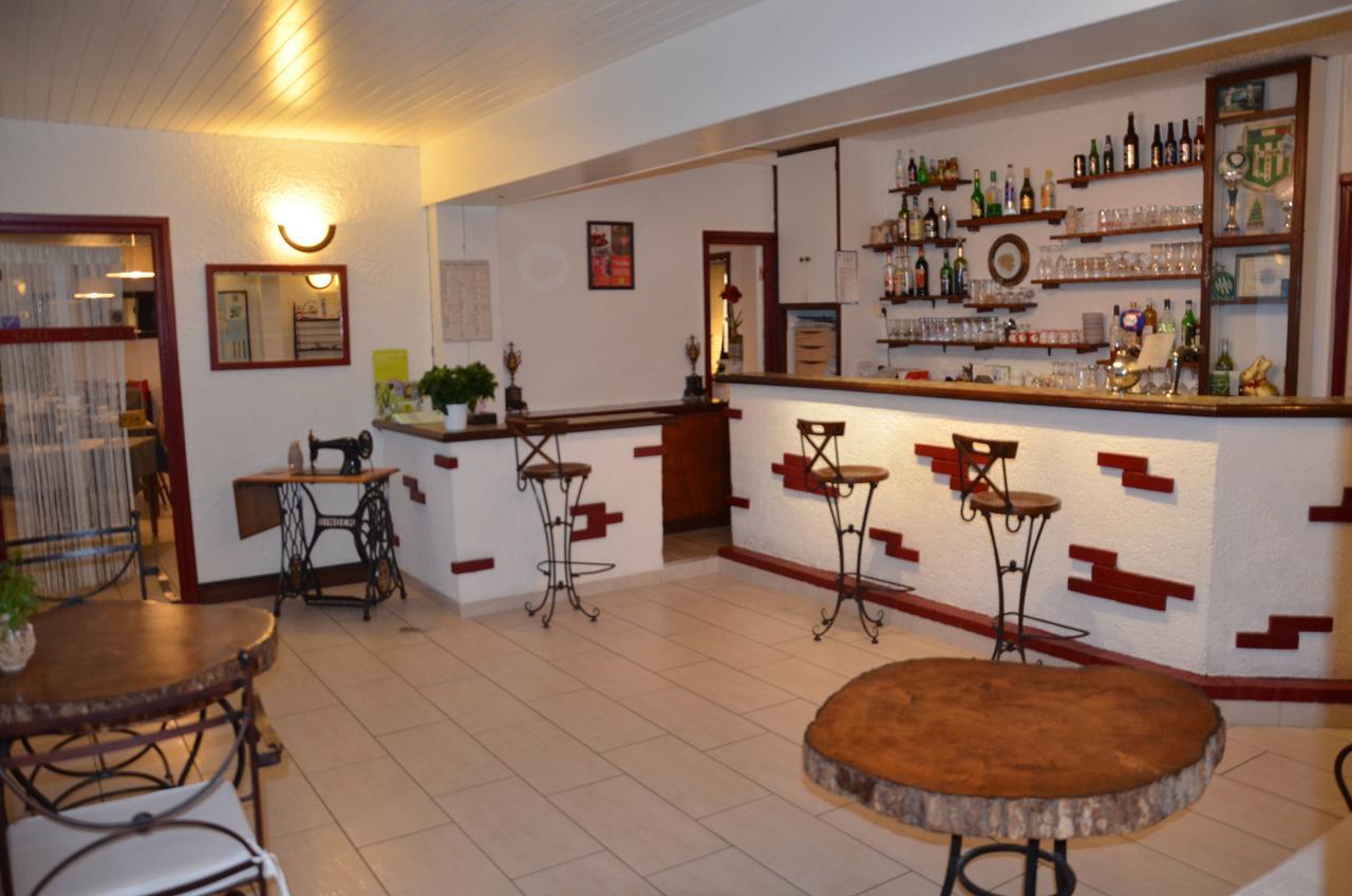 Hotel Le Week-End Plouider Екстериор снимка