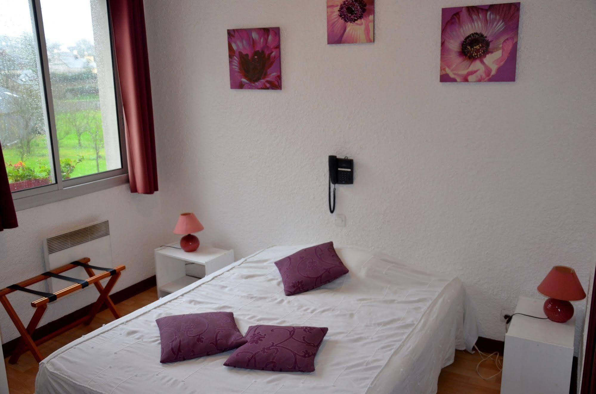 Hotel Le Week-End Plouider Екстериор снимка