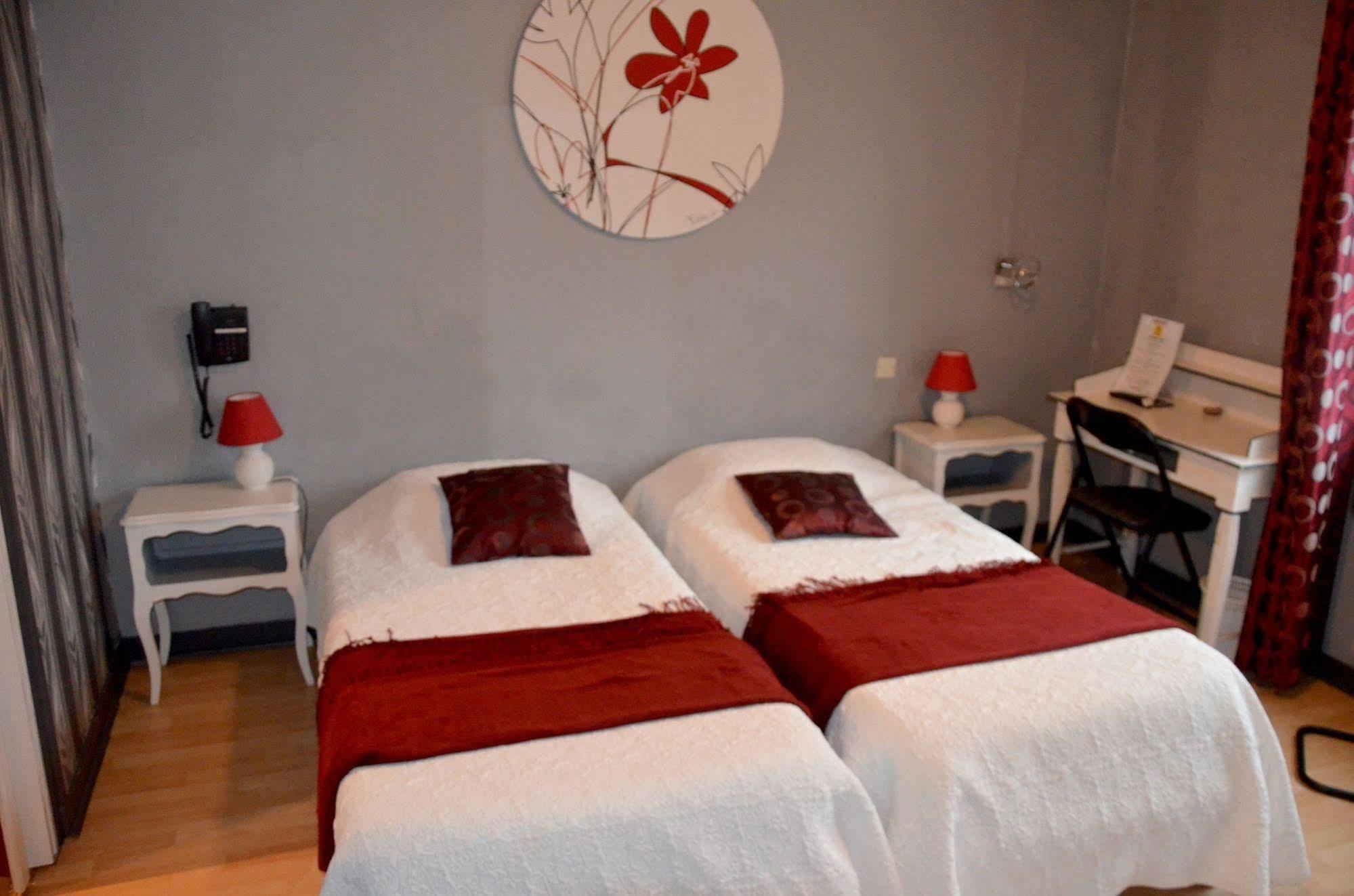 Hotel Le Week-End Plouider Екстериор снимка